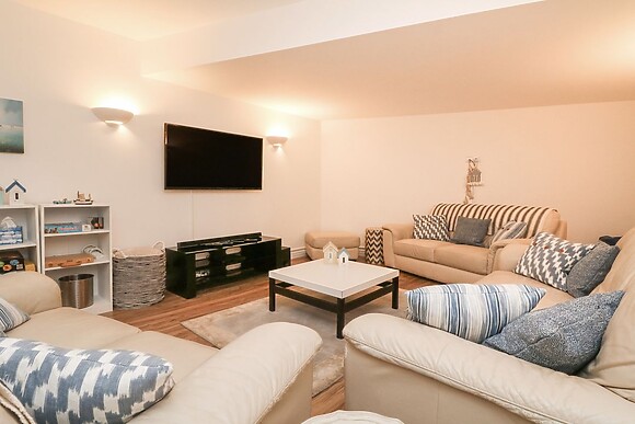 11 Cove View Apartments