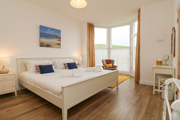 11 Cove View Apartments