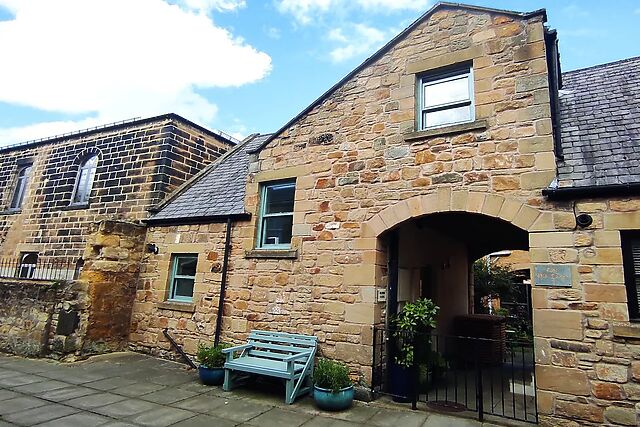 Dodds Nook is tucked down a quiet lane, a minute from the town centre