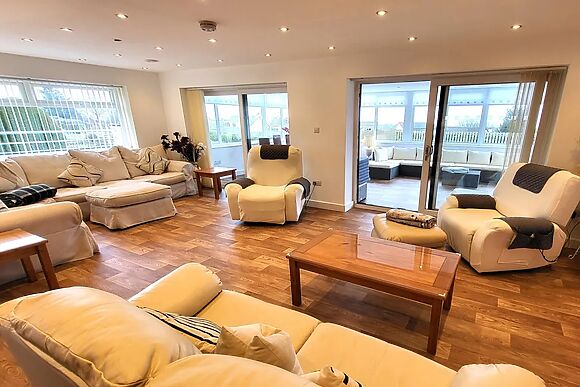 Top Of The Lane Luxury Holiday Apartment