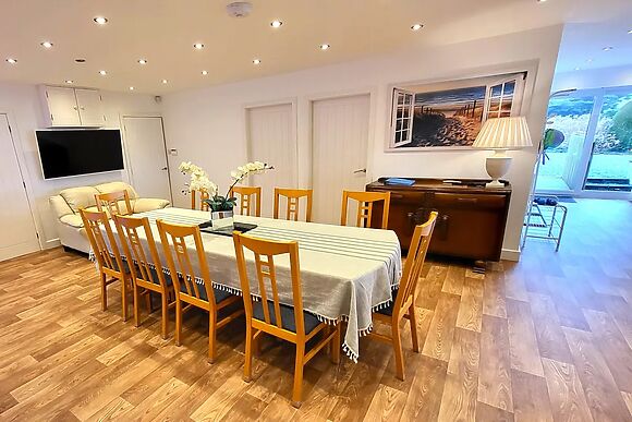 Top Of The Lane Luxury Holiday Apartment