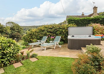 Group cottage near Cheltenham