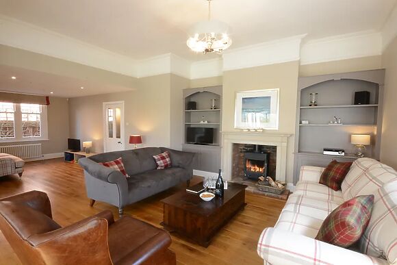 Holly Lodge