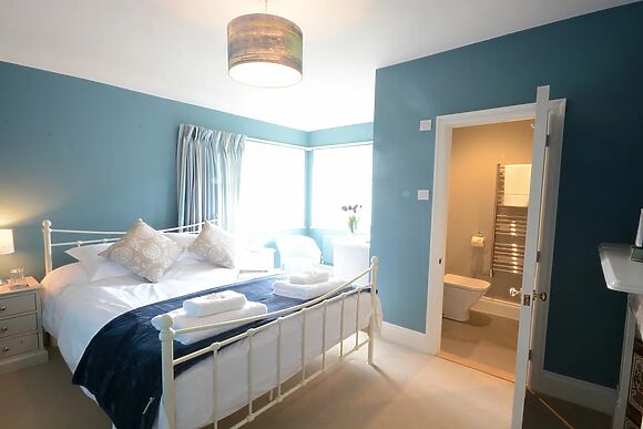 Holly Lodge