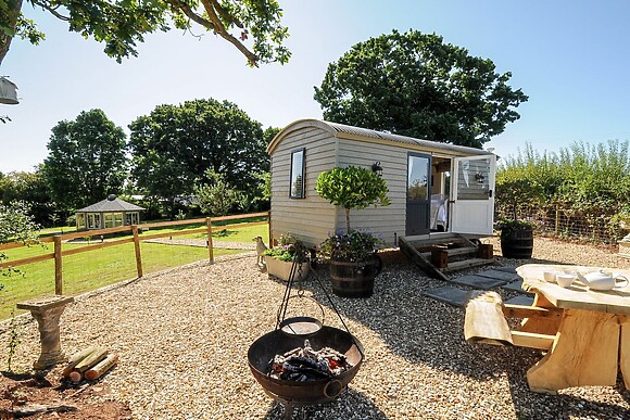 Orchard Retreat shepherd's hut in East Worlington, Devon