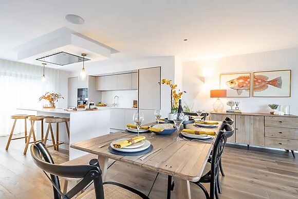 Porth Beach Villa