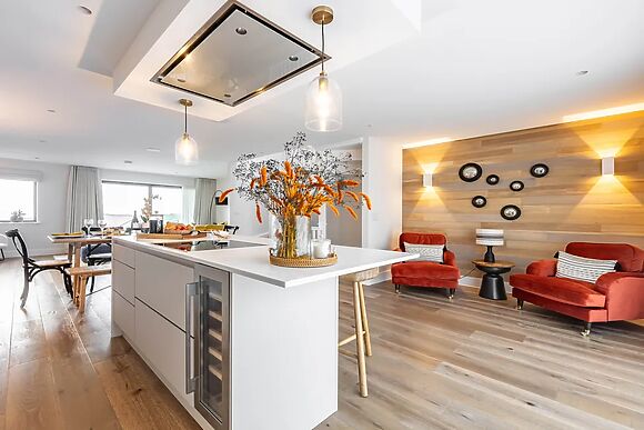 Porth Beach Villa
