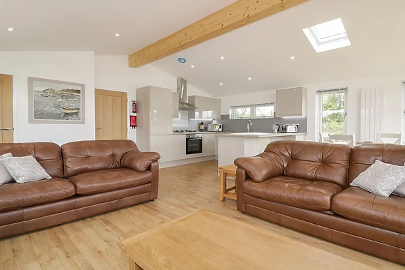 7 Meadow Retreat