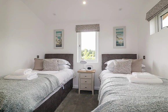 7 Meadow Retreat