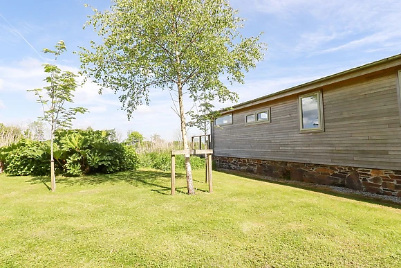5 Meadow Retreat
