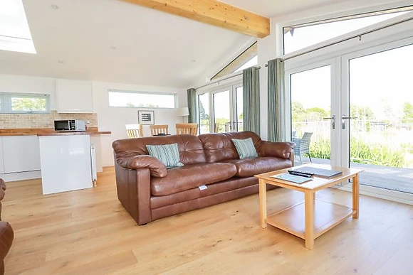 5 Meadow Retreat