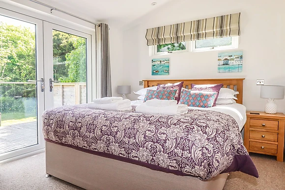 5 Meadow Retreat