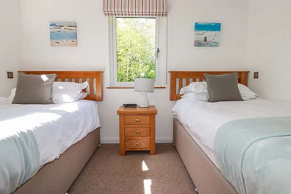 5 Meadow Retreat
