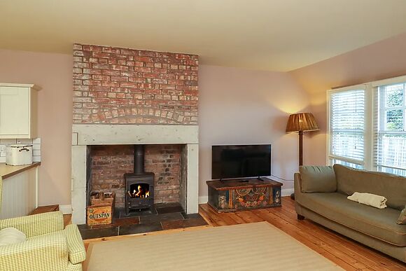 Armstrong Cottages No6