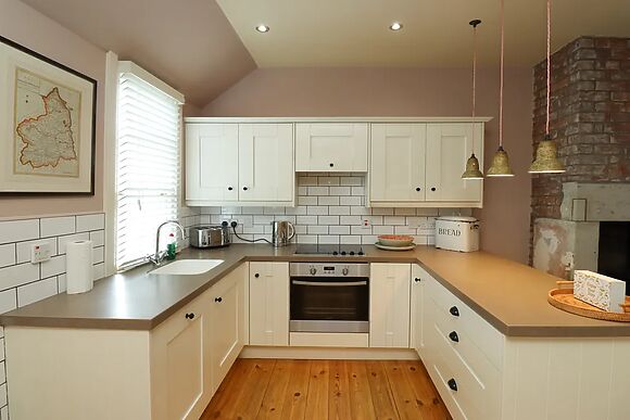 Armstrong Cottages No6