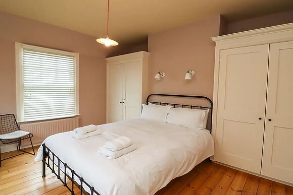 Armstrong Cottages No6