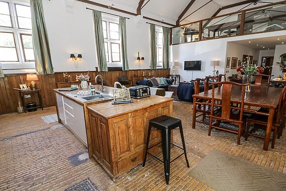 Chetwynd Lodge