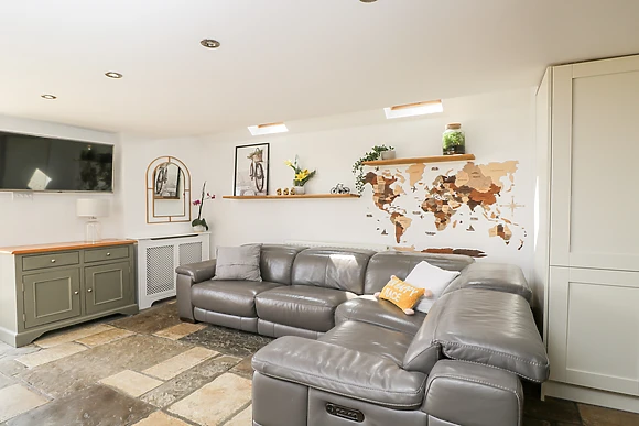 2 Dewars Farm Cottages