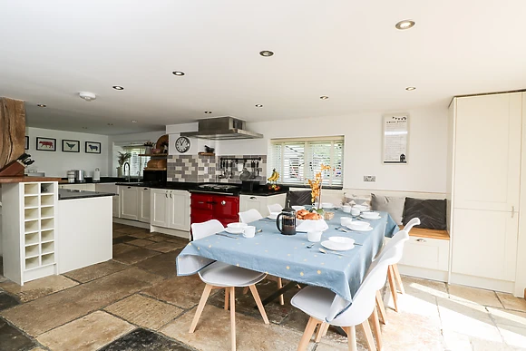 2 Dewars Farm Cottages