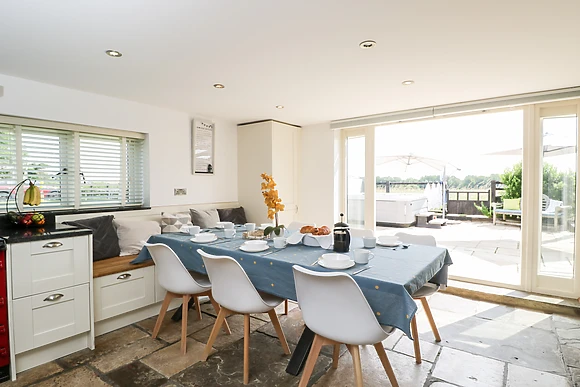 2 Dewars Farm Cottages