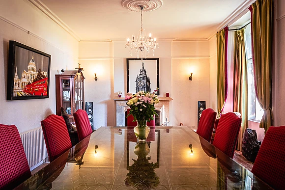 Lonsdale Villa Retreat