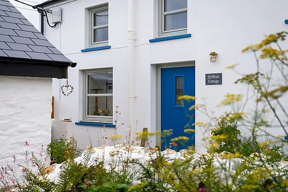 Dyffryn Cottage