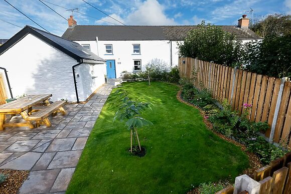 Dyffryn Cottage