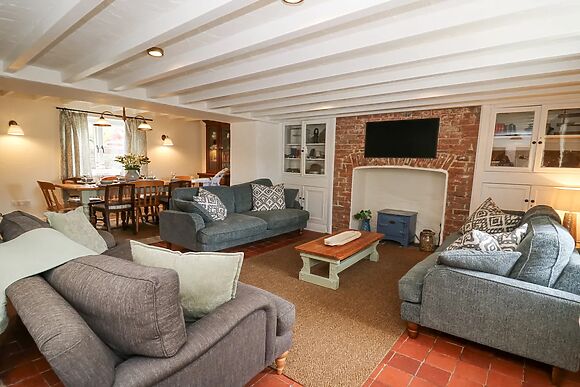 Dyffryn Cottage