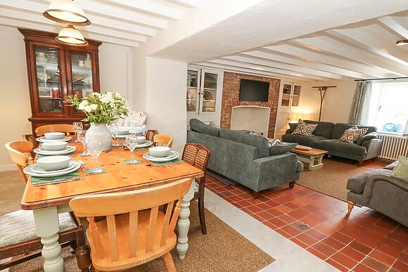 Dyffryn Cottage