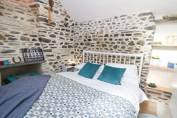 Dyffryn Cottage