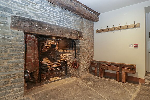 Evenjobb Court Farmhouse