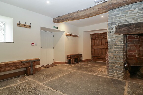 Evenjobb Court Farmhouse