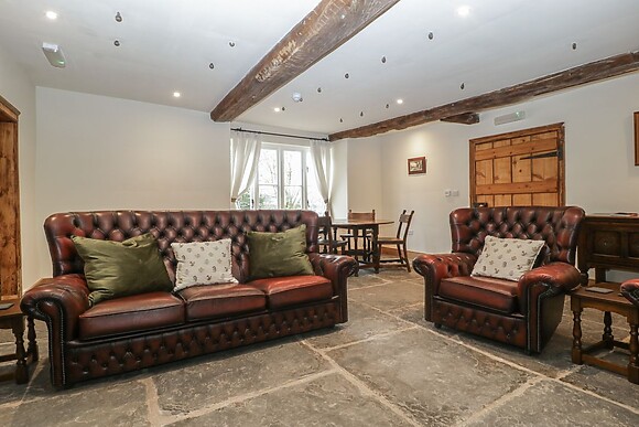 Evenjobb Court Farmhouse