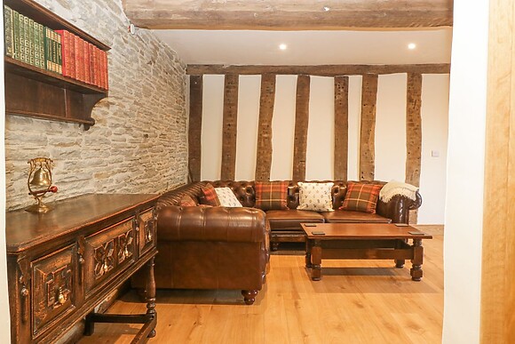 Evenjobb Court Farmhouse