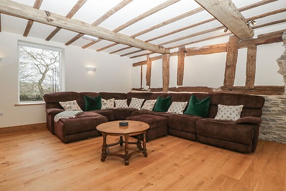 Evenjobb Court Farmhouse