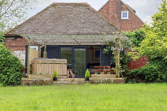 The Snug at Pickelden Farmhouse