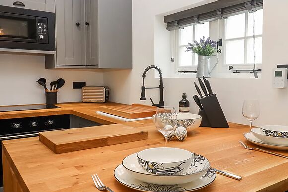 The Snug at Pickelden Farmhouse