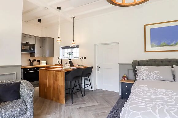 The Snug at Pickelden Farmhouse