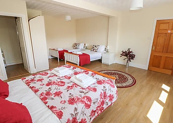 Hillside Lodge