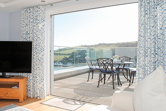 3 Hamstone Court