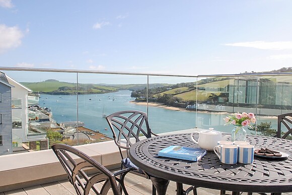 3 Hamstone Court
