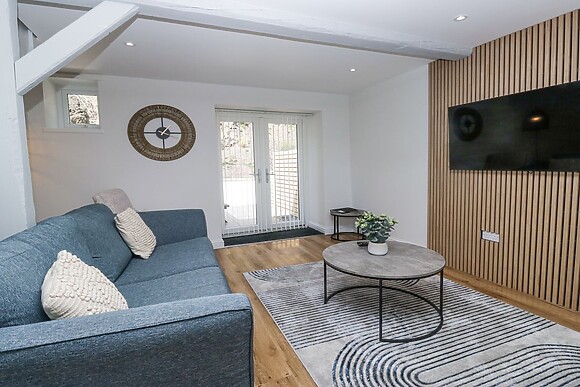 Riverside Cottage No 3