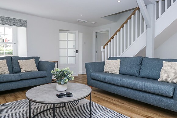 Riverside Cottage No 3