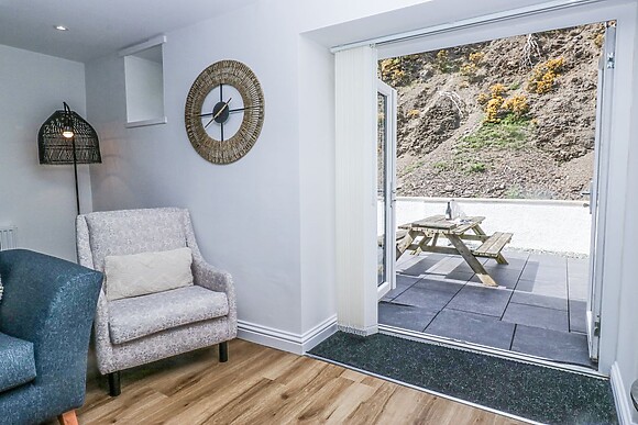 Riverside Cottage No 3