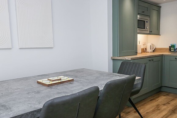 Riverside Cottage No 3