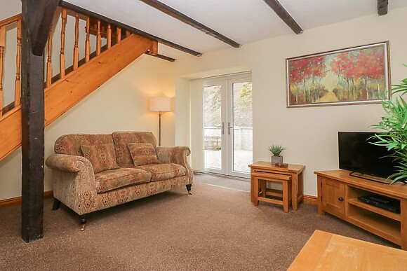 Riverside Cottage No 5