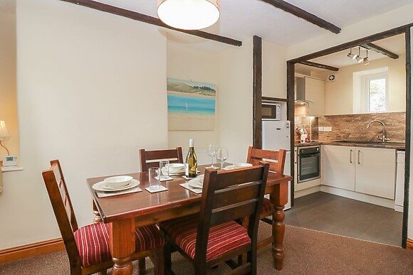 Riverside Cottage No 5