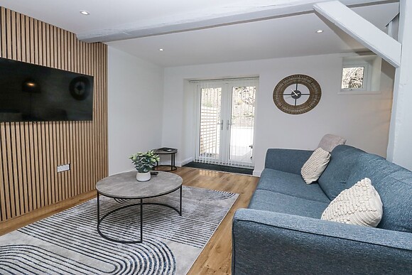 Riverside Cottage No 4