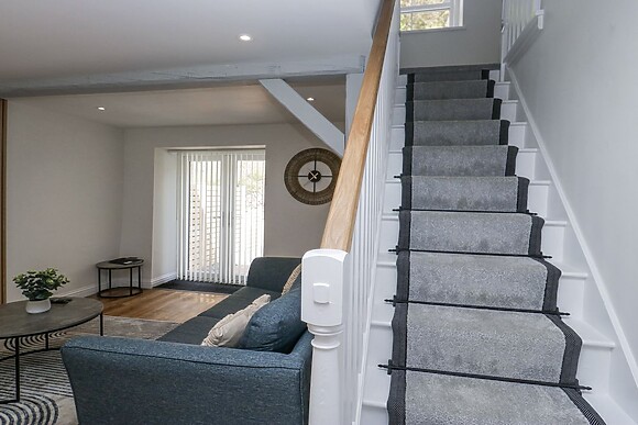 Riverside Cottage No 4