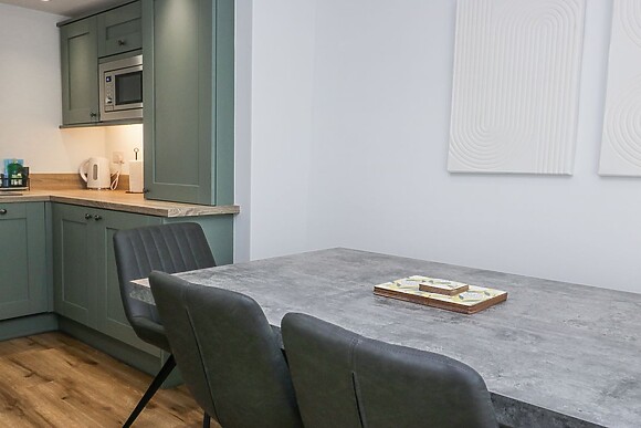 Riverside Cottage No 4